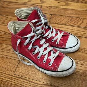 Converse High Tops Red